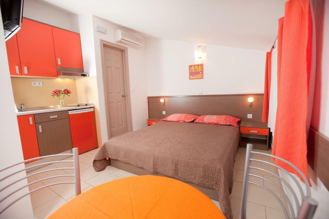 Apartments Smiljka II Tučepi Eksteriør bilde