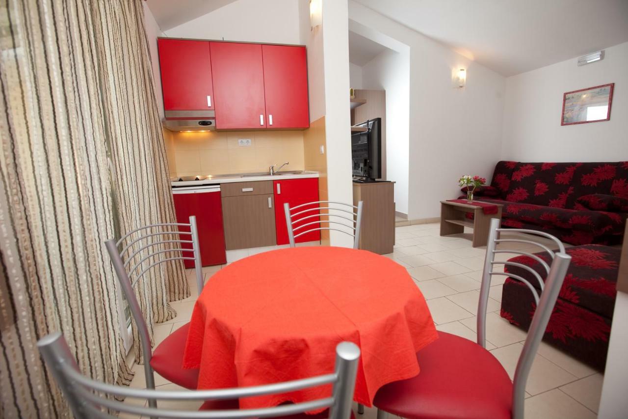 Apartments Smiljka II Tučepi Eksteriør bilde